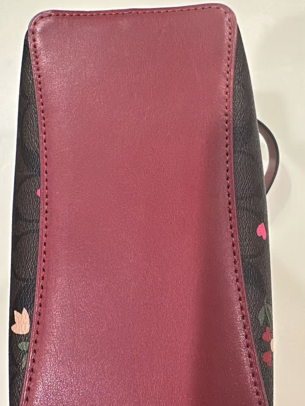 Coach Town 22 Valentine’s Limited Edition Bucket - Picture 5 of 7